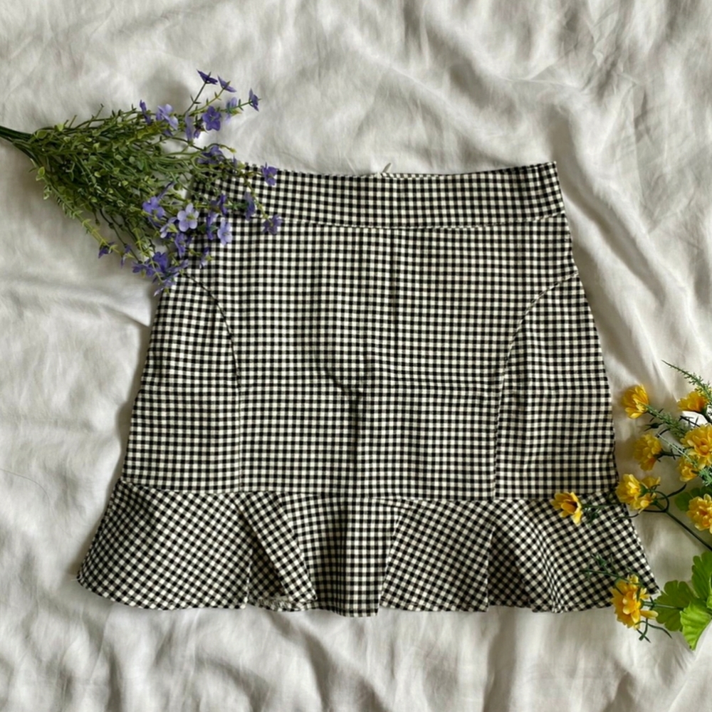 b/w gingham skirt